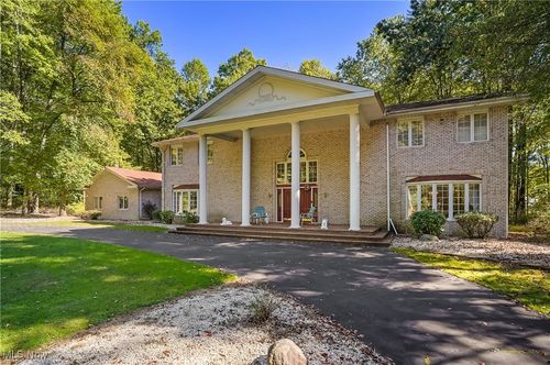 8650 Hidden Hills Dr Se, Warren, OH, 44484-3025 | Card Image