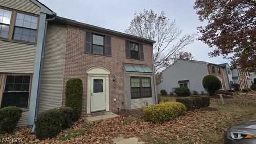 16 Lyon Ln, Franklin Park, NJ, 08823-1332 | Card Image