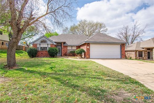 304 Blackfoot Dr, Harker Heights, TX, 76548-2016 | Card Image