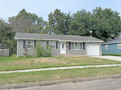 2108 Saint Benedict Dr, Bismarck, ND, 58501-1571 | Card Image