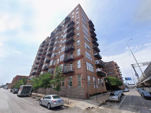 332-500 Clinton St, Chicago, IL, 60607-4317 | Card Image
