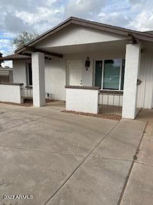 524 W Riviera Dr, Tempe, AZ, 85282-4833 | Card Image