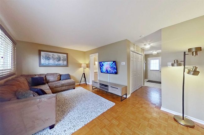 101 - 81 Hansen Rd N, Condo with 3 bedrooms, 1 bathrooms and 1 parking in Brampton ON | Image 5
