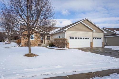 4433 Memorial Cir, WINDSOR, WI, 53598-9521 | Card Image