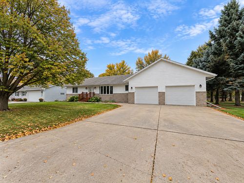 237 Crescent Dr, Breckenridge, MN, 56520-1022 | Card Image