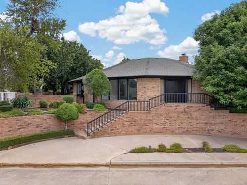 545 E Oak Pl, Edmond, OK, 73025-2711 | Card Image