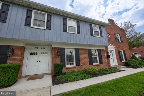 430 W Chocolate Ave, HERSHEY, PA, 17033-1637 | Card Image