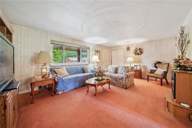 23 Corbett Ave, House other with 3 bedrooms, 2 bathrooms and 2 parking in Hempfield Twp - WML PA | Image 9