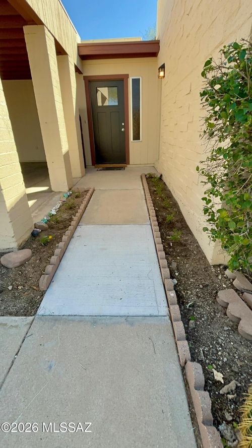 6980 E Abby Ln, Tucson, AZ, 85715-4102 | Card Image