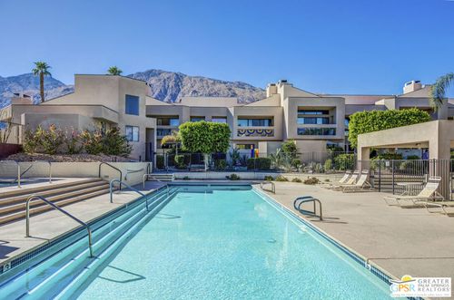 475 Village Sq W, Palm Springs, CA, 92262-7802 | Card Image