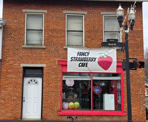 101 N Mill St, New Castle, PA, 16101-3704 | Card Image