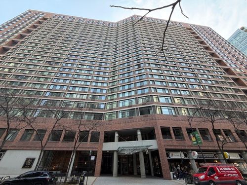 2409-211 E Ohio St, Chicago, IL, 60611-3256 | Card Image