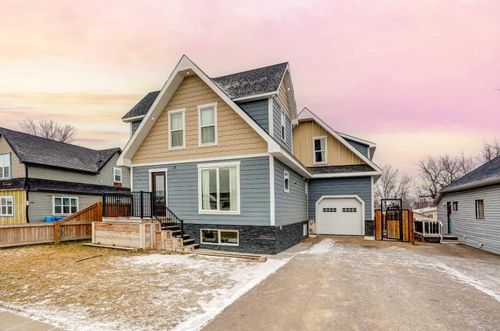 116 4 Ave E, Bow Island, AB, T0K0G0 | Card Image