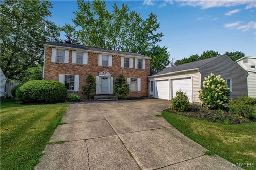 95 Carriage Cir, Amherst, NY, 14221-2142 | Card Image