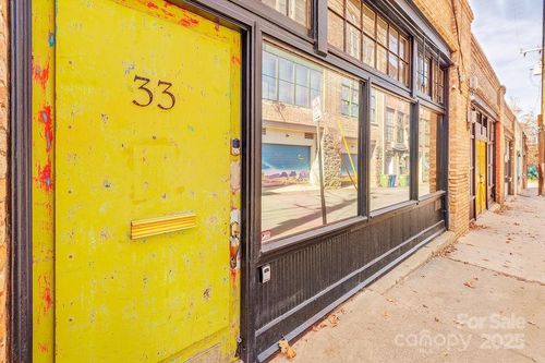 33 Carolina Ln, Asheville, NC, 28801-2806 | Card Image