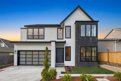 1002 N 31st St, Renton, WA, 98056-2137 | Card Image
