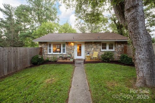 9 Linden Ave, Asheville, NC, 28801-1321 | Card Image