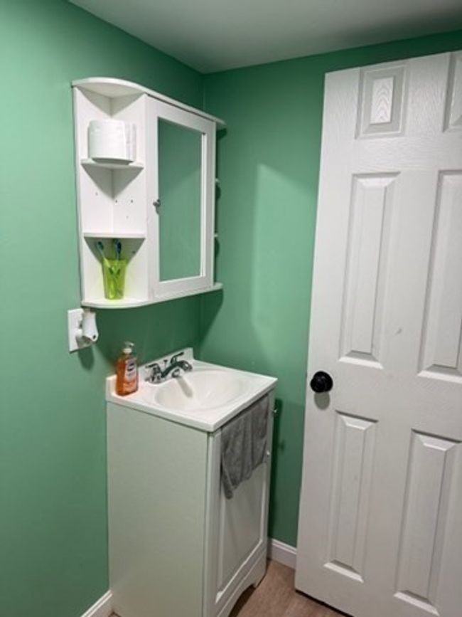 10 Byron St, House other with 4 bedrooms, 2 bathrooms and 4 parking in Worcester MA | Image 23