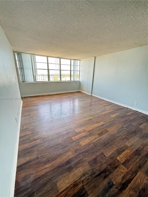 1007-2025 Ne 164th St, North Miami Beach, FL, 33162-4162 | Card Image