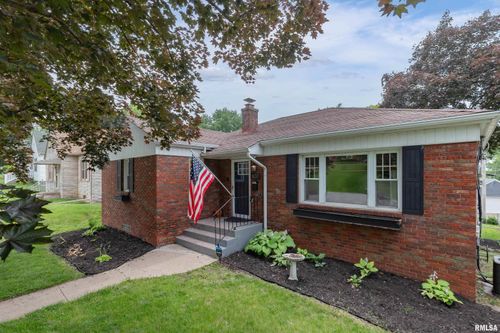 807 Spalding Blvd, Davenport, IA, 52804-1931 | Card Image