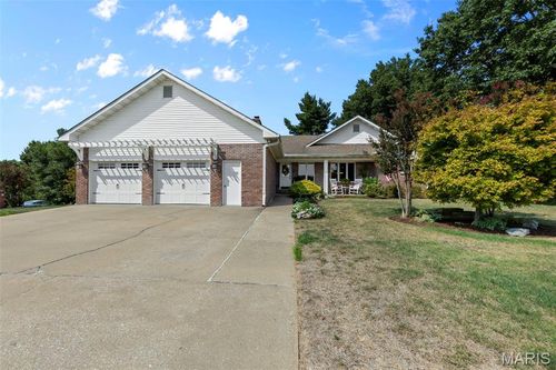 901 Pheasant Cove Dr, Cape Girardeau, MO, 63701-3453 | Card Image