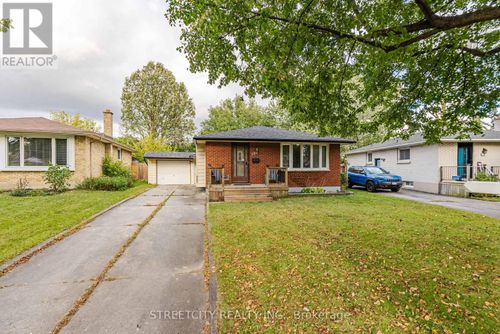 103 Kintail Cres, London, ON, N6E1J4 | Card Image