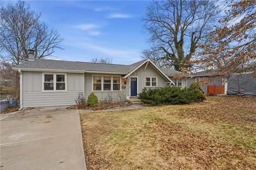 6115 N Michigan Ave, Gladstone, MO, 64118-4905 | Card Image