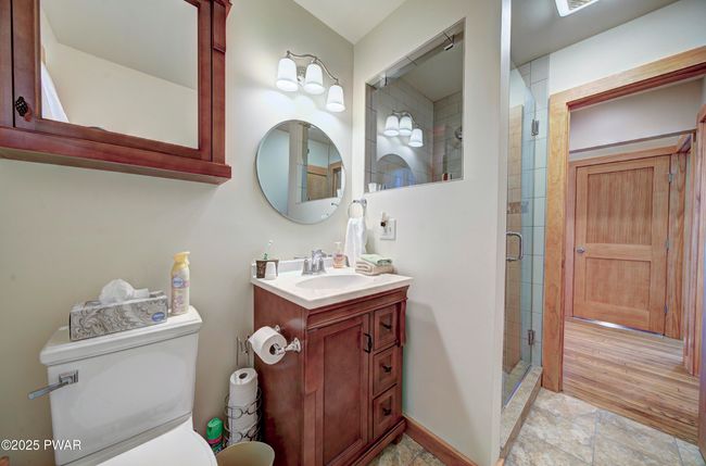 1st Floor Bathroom | Image 30