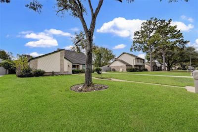 17411 Sorrel Ridge Drive, House other with 3 bedrooms, 2 bathrooms and null parking in Spring TX | Image 2