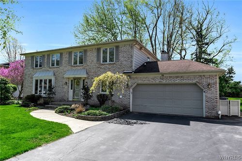 27 Cheshire Ln, East Amherst, NY, 14051-1823 | Card Image