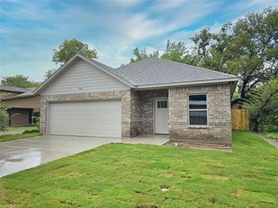 1008 S Alamo Street, House other with 3 bedrooms, 2 bathrooms and null parking in Weatherford TX | Image 3