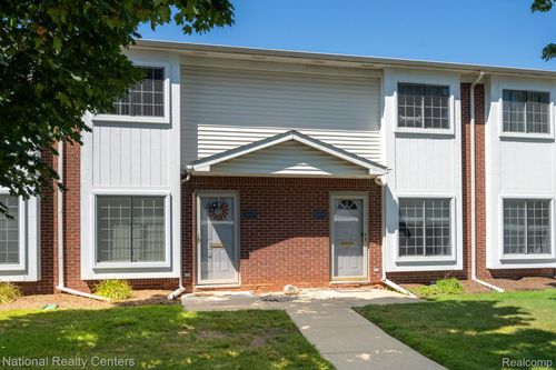 4949 Crooks Rd, Royal Oak, MI, 48073-1202 | Card Image