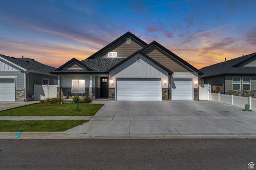 1652 W 560 N, Clinton, UT, 84015-9307 | Card Image