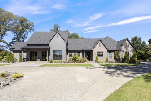 3234 Gracyn Cv, Hernando, MS, 38632-1040 | Card Image