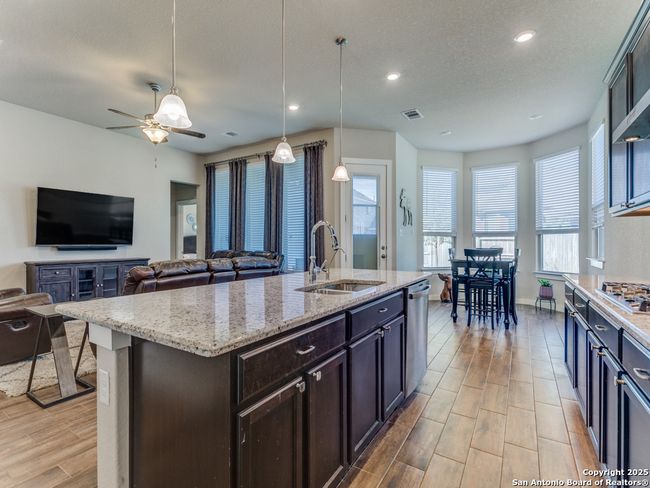 15729 La Subida Trl, House other with 3 bedrooms, 3 bathrooms and null parking in Helotes TX | Image 10