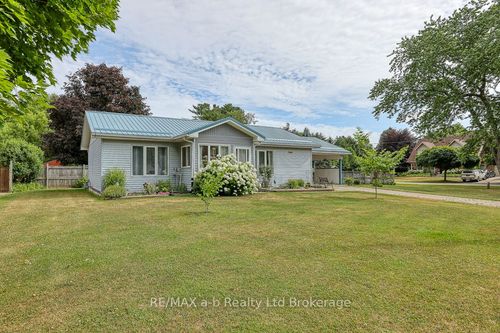 24 Wellington St W, Otterville, ON, N0J1R0 | Card Image