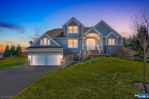 4 Coventry Rd, Hamburg, NJ, 07419-1529 | Card Image