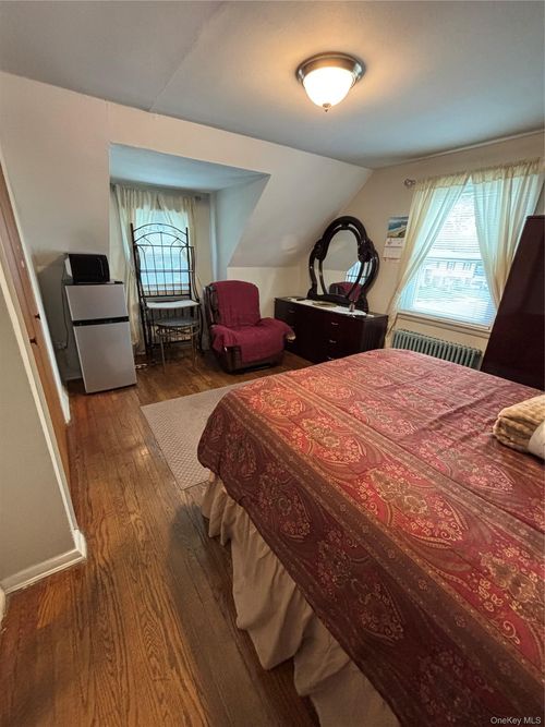 111 Virginia Ave, Hempstead, NY, 11550-6625 | Card Image