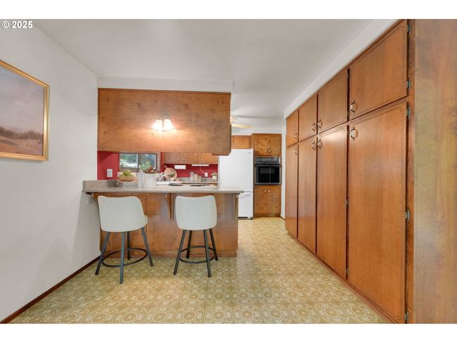 1770 W 28 Th Ave, House other with 3 bedrooms, 2 bathrooms and 2 parking in Eugene OR | Image 12