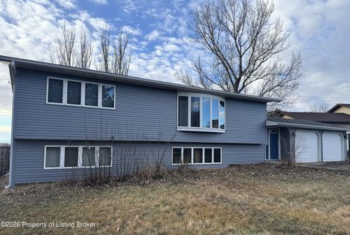 604 Christy Ct, Hettinger, ND, 58639-7229 | Card Image