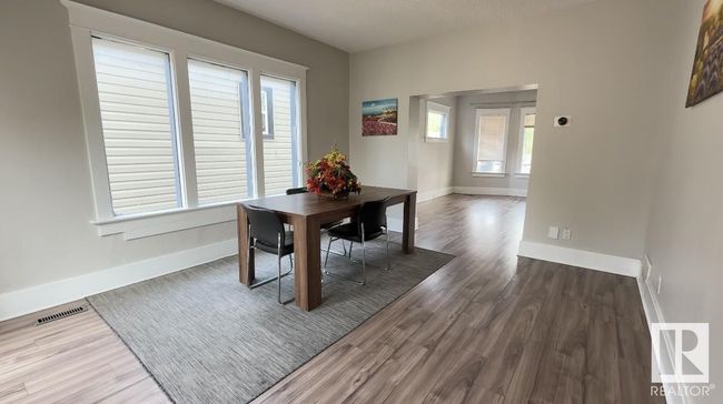 9862 76 Ave Nw, House other with 6 bedrooms, 3 bathrooms and null parking in Edmonton AB | Image 4