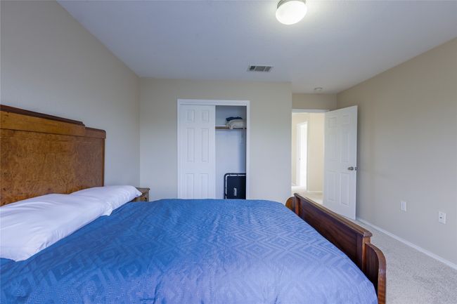 Bedroom #4, with lots of natural light | Image 18