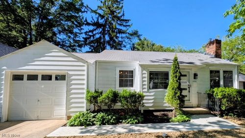 30 French St, Berea, OH, 44017-2724 | Card Image