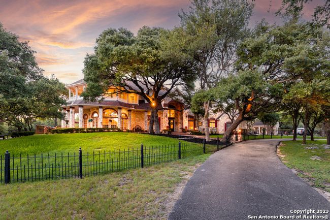 8040 Rolling Acres Trail, House other with 4 bedrooms, 3 bathrooms and null parking in Fair Oaks Ranch TX | Image 5