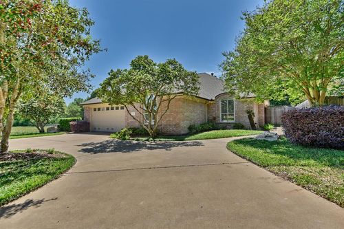 2206 Creekwood Ln, Brenham, TX, 77833-5868 | Card Image