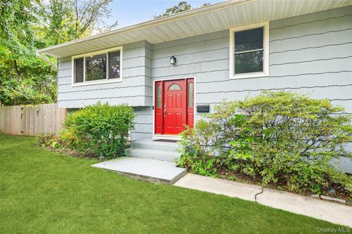 5 Michael Dr, Blauvelt, NY, 10913-1539 | Card Image