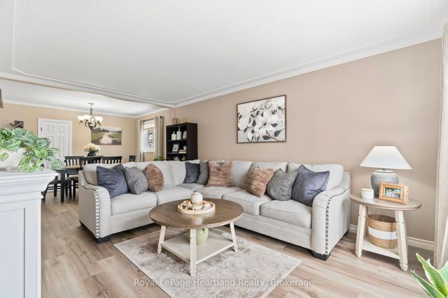465 Main St W, House other with 3 bedrooms, 2 bathrooms and 3 parking in Palmerston ON | Image 9