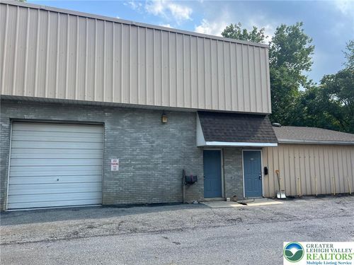 934 Bank St, Emmaus, PA, 18049-2000 | Card Image