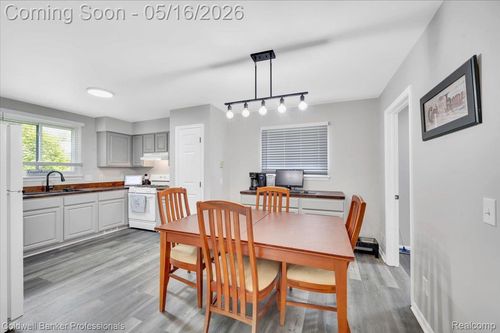 660 Akram, Oxford, MI, 48371-4783 | Card Image