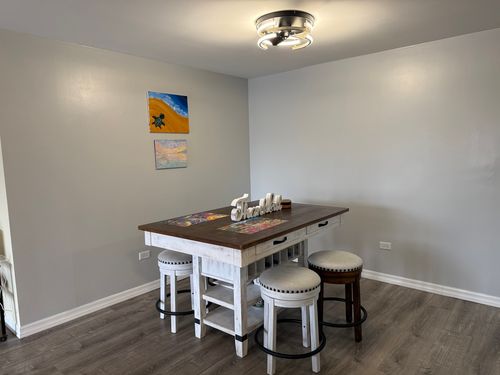 unit-512-5506 Lincoln Ave, Morton Grove, IL, 60053-3402 | Card Image